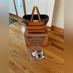 Longaberger 1997 Traditions Collection Fellowship Basket, Protector, Liner, Box